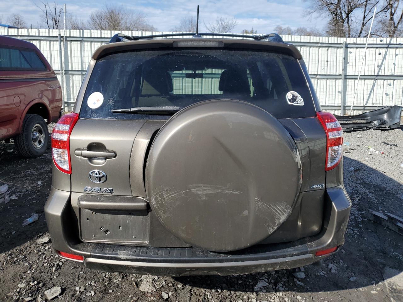 Photo 5 VIN: JTMBF4DV8C5057929 - TOYOTA RAV 4 