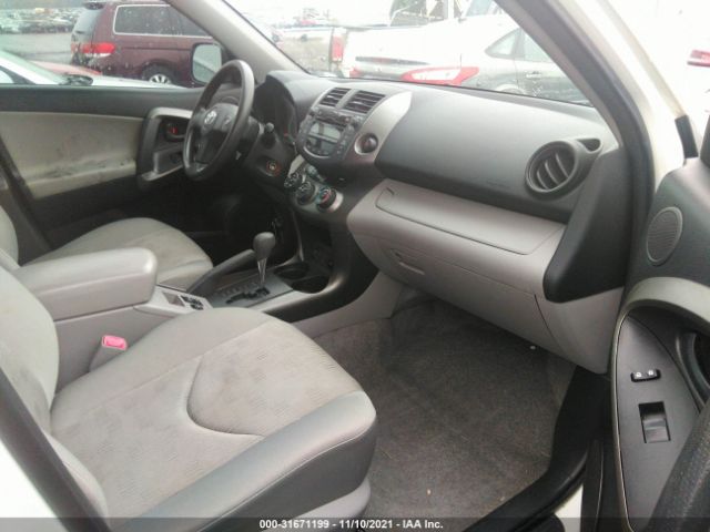 Photo 4 VIN: JTMBF4DV9A5024662 - TOYOTA RAV4 