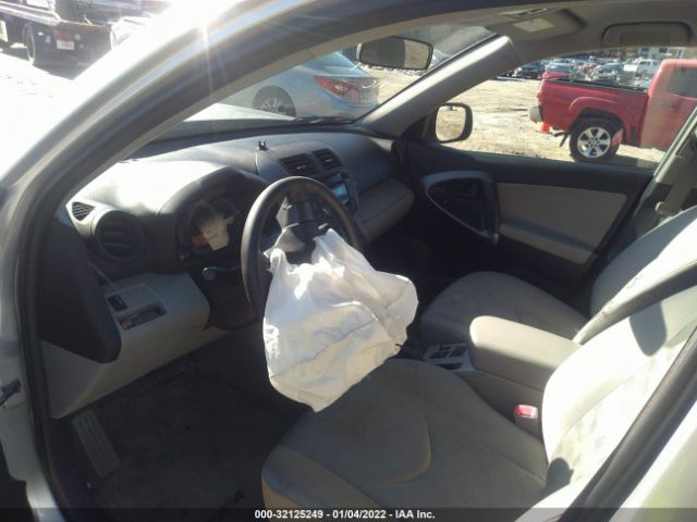 Photo 4 VIN: JTMBF4DVXAD038964 - TOYOTA RAV4 