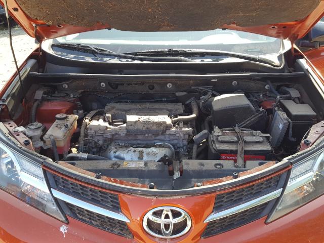 Photo 6 VIN: JTMBFREV0FJ040906 - TOYOTA RAV4 LE 