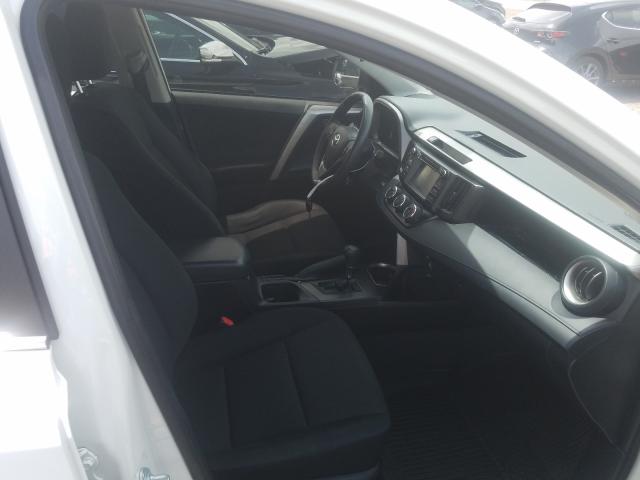 Photo 4 VIN: JTMBFREV0JJ182908 - TOYOTA RAV4 LE 