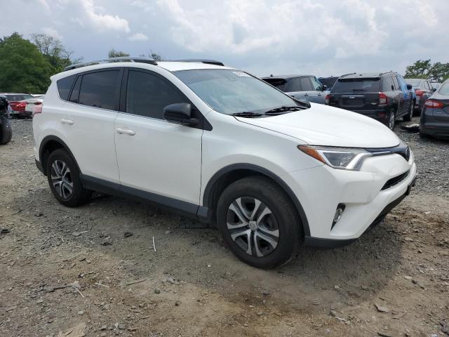 Photo 3 VIN: JTMBFREV0JJ197649 - TOYOTA RAV4 LE 