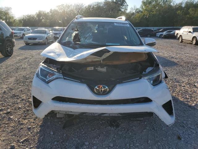 Photo 4 VIN: JTMBFREV1JJ720256 - TOYOTA RAV4 LE 