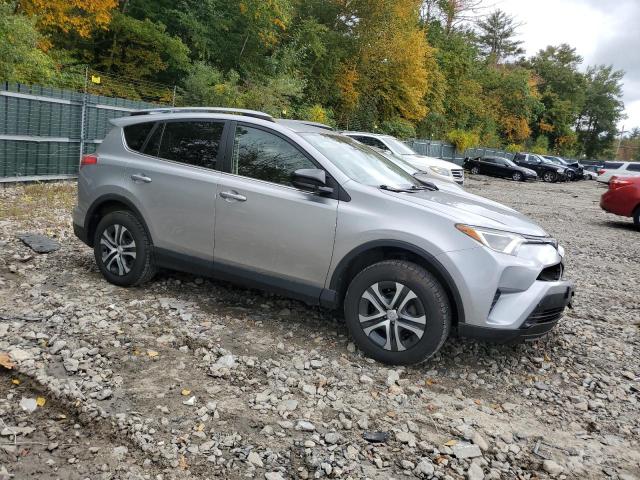 Photo 3 VIN: JTMBFREV2JJ211650 - TOYOTA RAV4 LE 