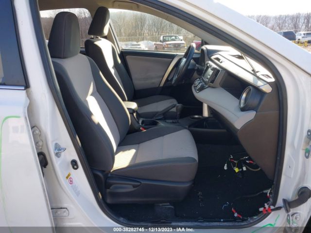 Photo 4 VIN: JTMBFREV3FD103639 - TOYOTA RAV4 