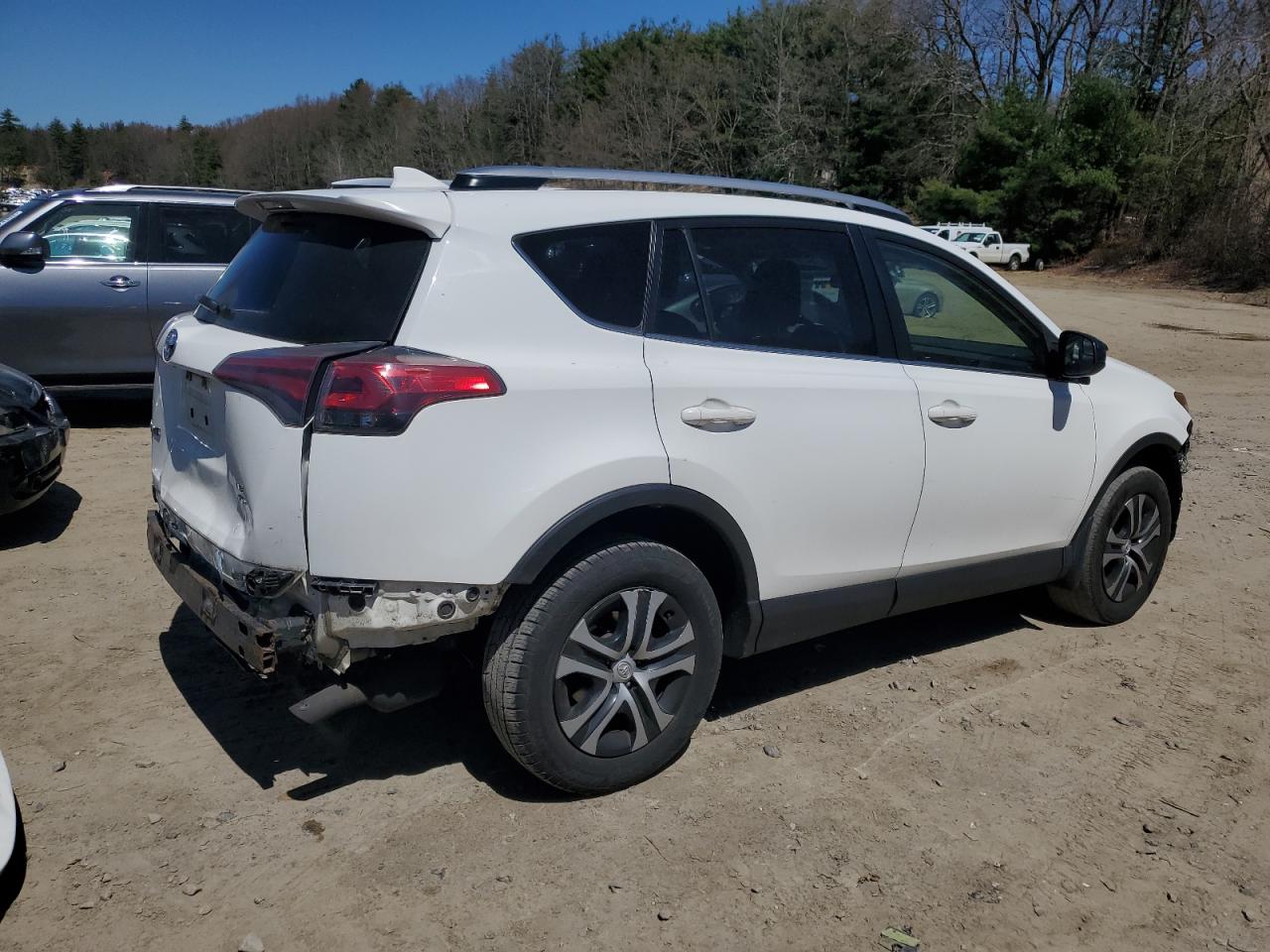 Photo 2 VIN: JTMBFREV3HJ117206 - TOYOTA RAV 4 