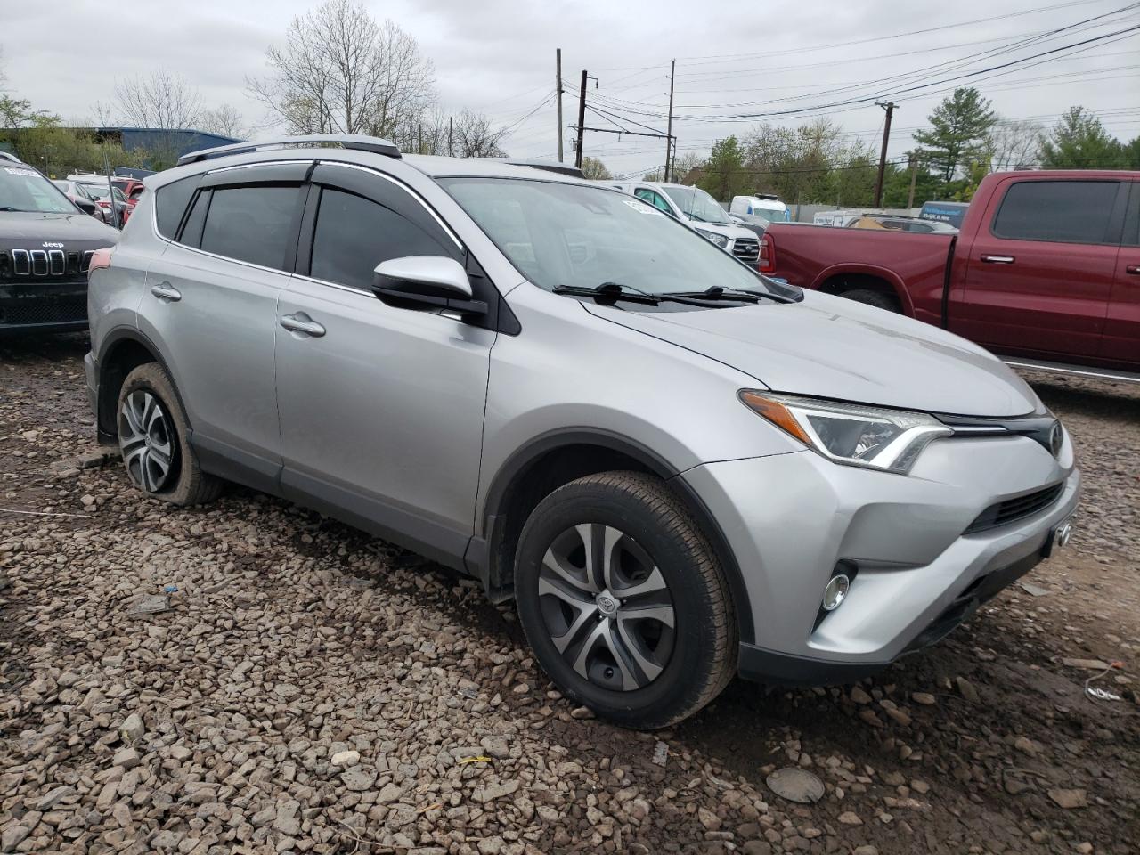 Photo 3 VIN: JTMBFREV3JJ256807 - TOYOTA RAV 4 