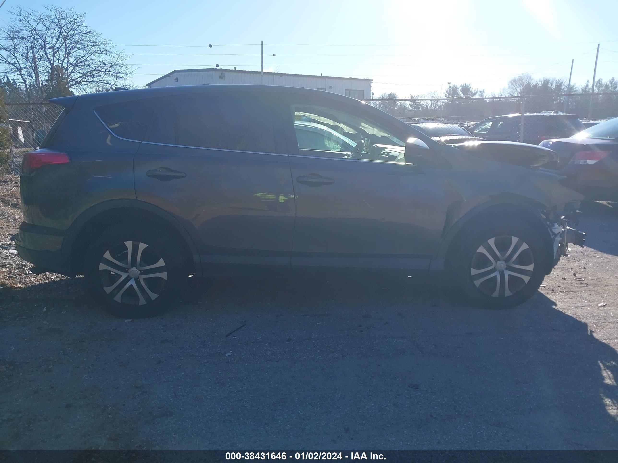 Photo 12 VIN: JTMBFREV3JJ726138 - TOYOTA RAV 4 