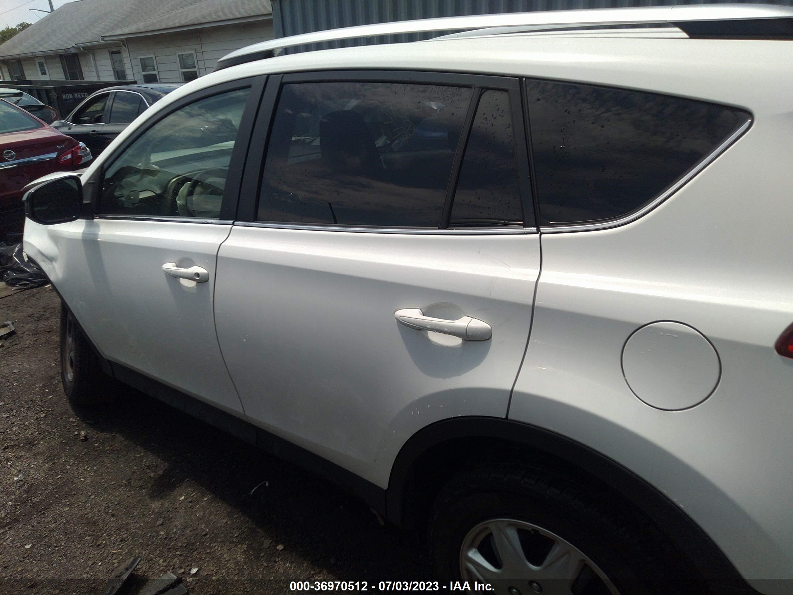 Photo 13 VIN: JTMBFREV4FD161193 - TOYOTA RAV 4 