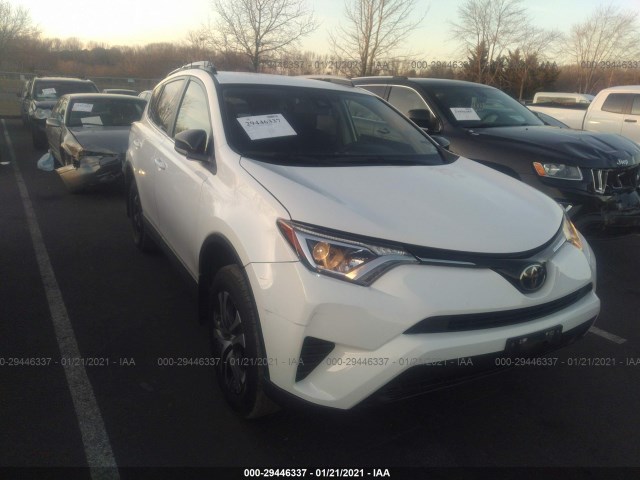 Photo 0 VIN: JTMBFREV4HJ111897 - TOYOTA RAV4 LE 