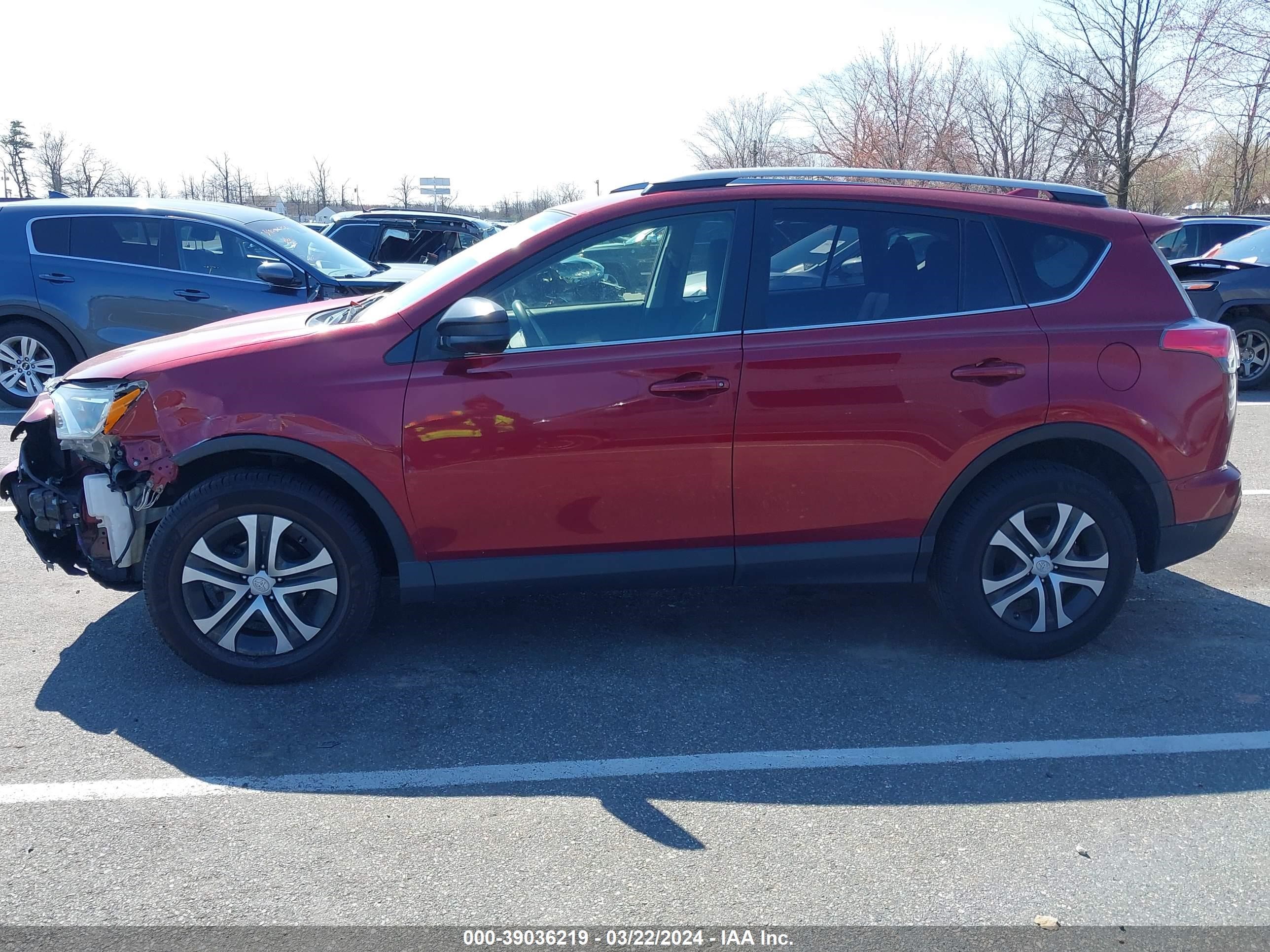 Photo 13 VIN: JTMBFREV4JD233910 - TOYOTA RAV 4 