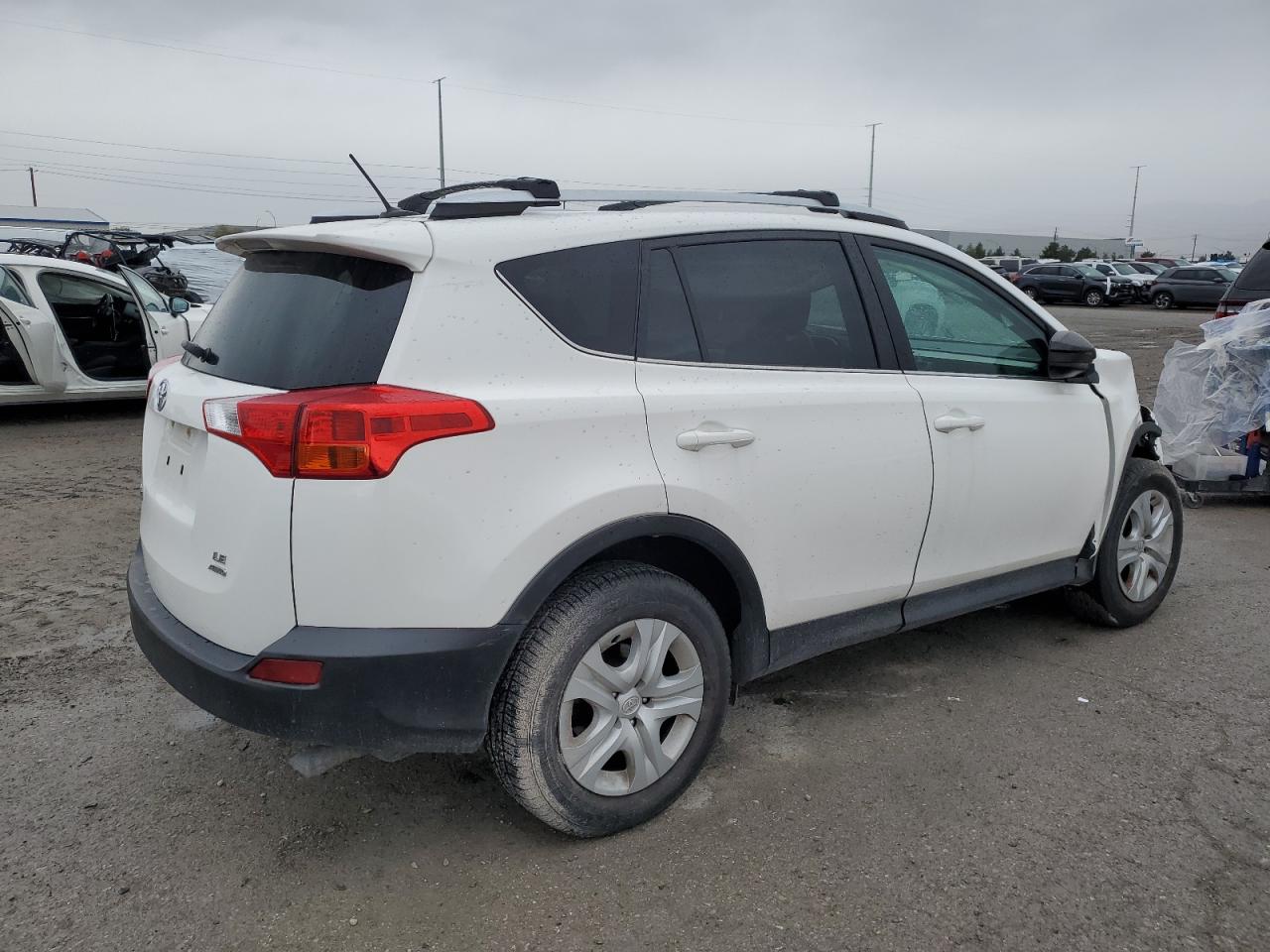 Photo 2 VIN: JTMBFREV5FJ019338 - TOYOTA RAV 4 