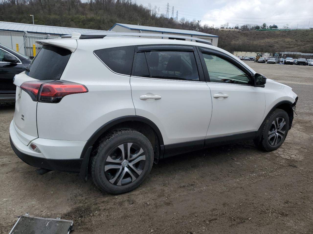 Photo 2 VIN: JTMBFREV5HD206290 - TOYOTA RAV 4 