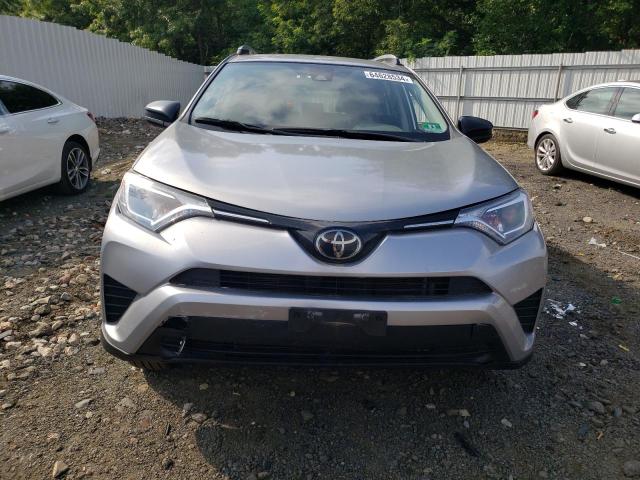 Photo 4 VIN: JTMBFREV5JJ245971 - TOYOTA RAV4 LE 