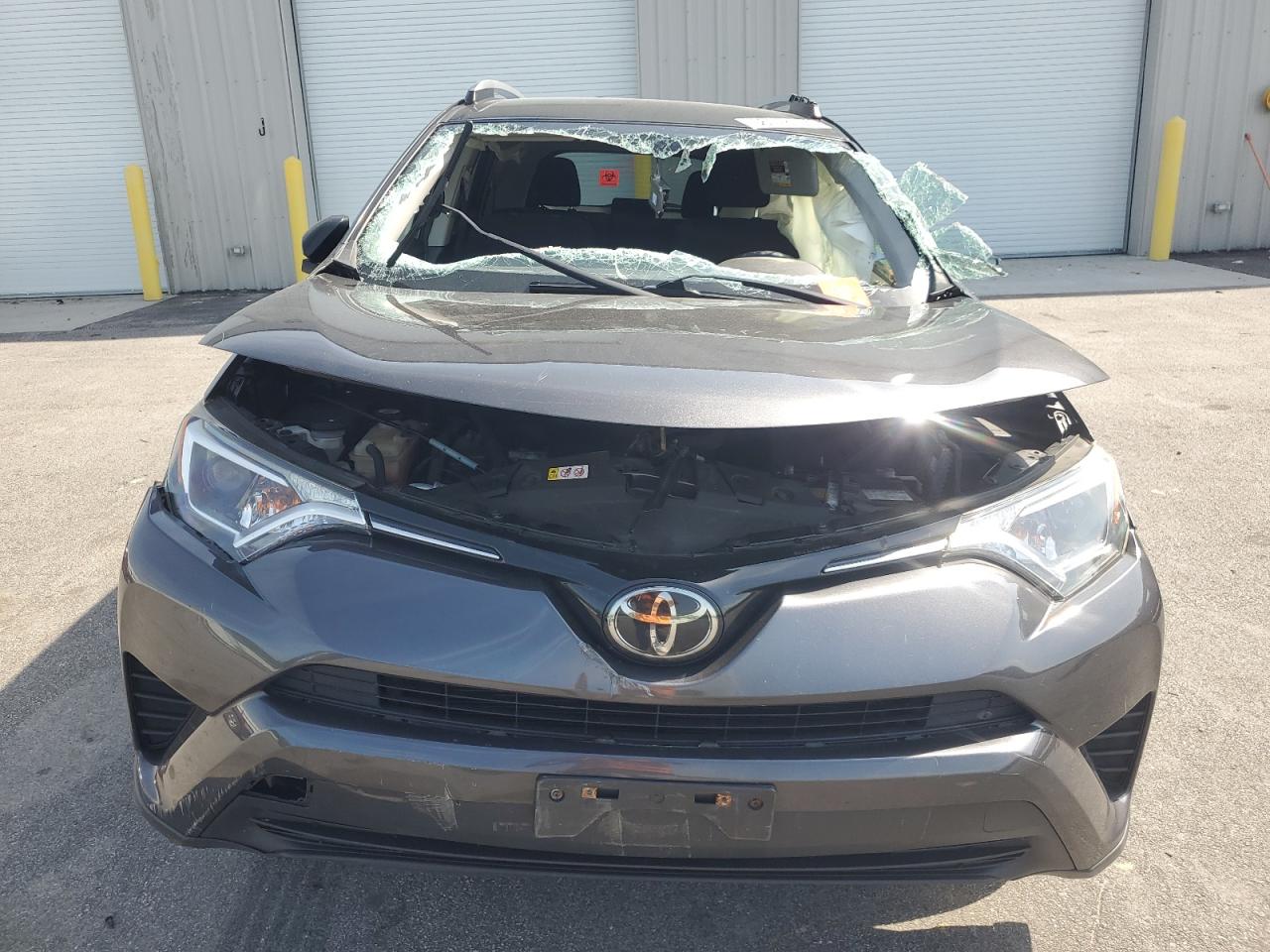 Photo 4 VIN: JTMBFREV5JJ248465 - TOYOTA RAV 4 