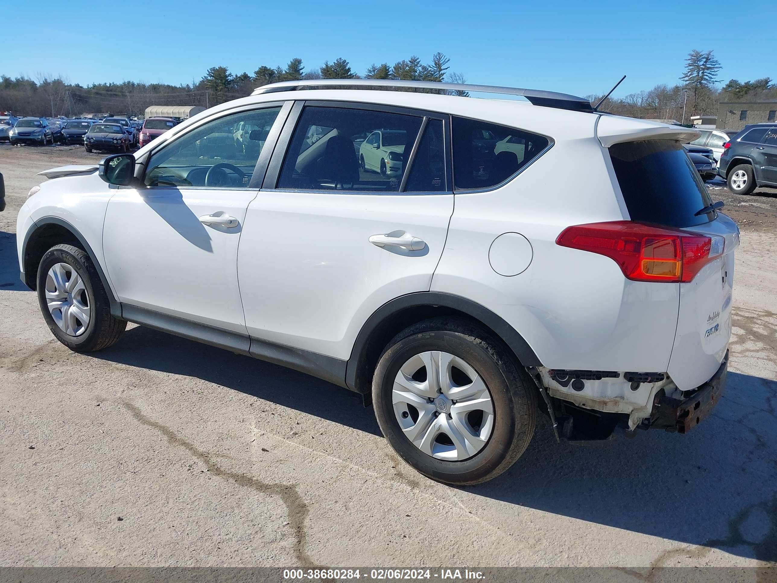 Photo 2 VIN: JTMBFREV6FD148350 - TOYOTA RAV 4 