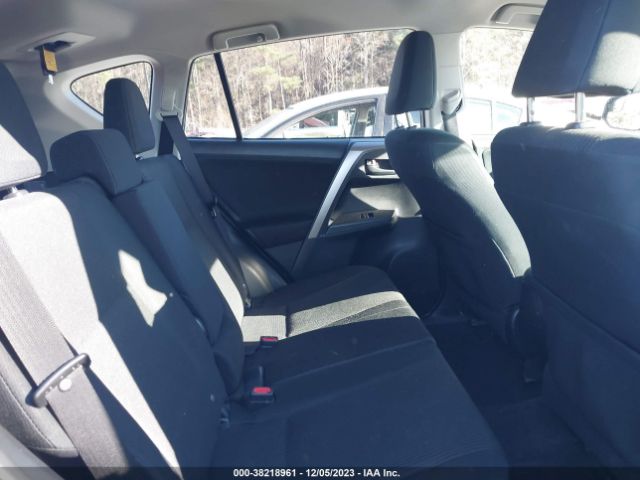 Photo 7 VIN: JTMBFREV6JJ224885 - TOYOTA RAV4 