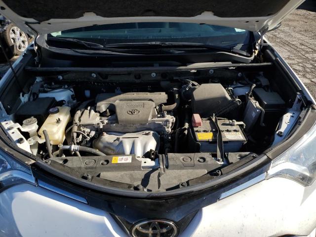 Photo 11 VIN: JTMBFREV6JJ727607 - TOYOTA RAV4 LE 