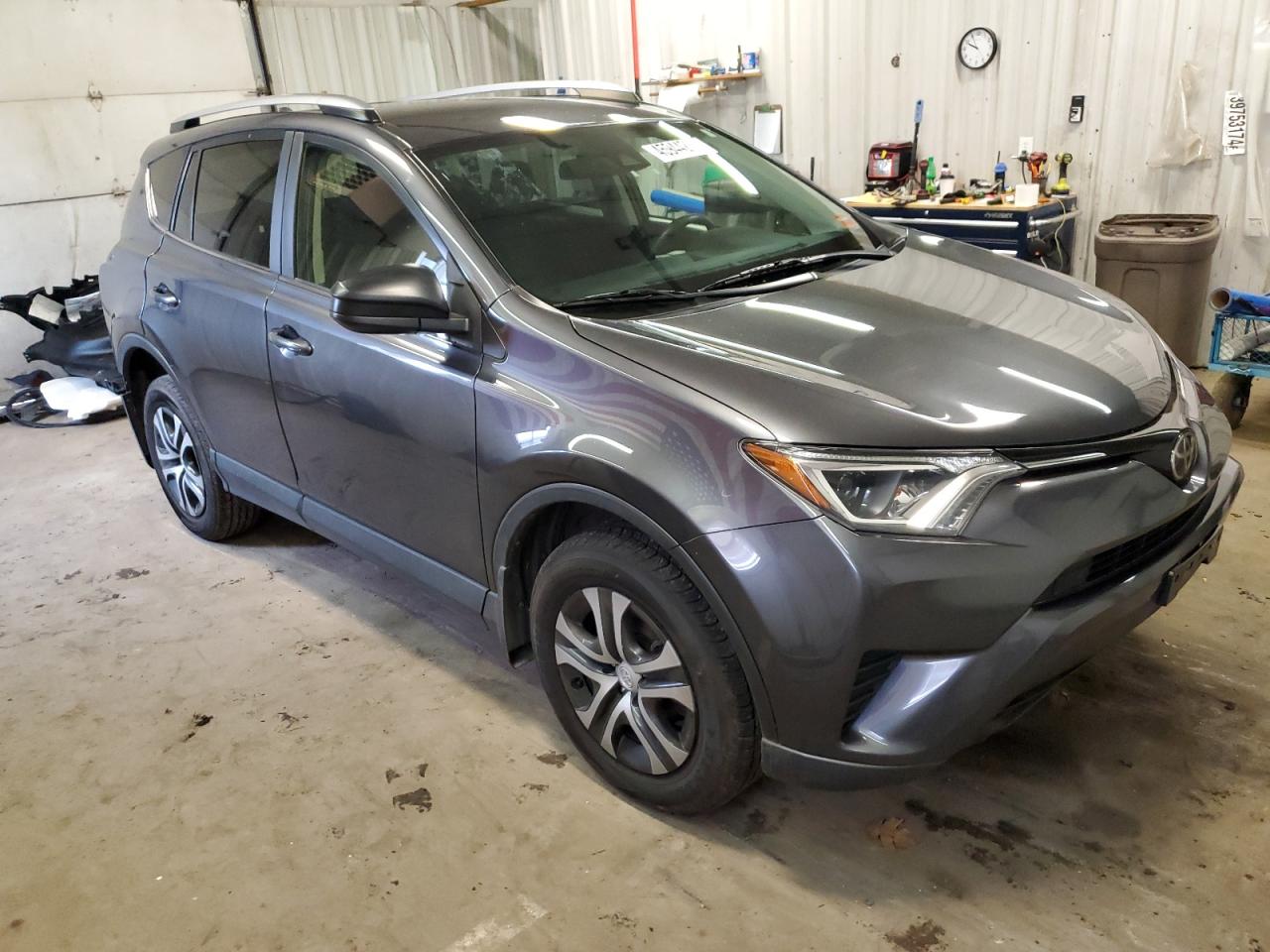 Photo 3 VIN: JTMBFREV7HJ129973 - TOYOTA RAV 4 