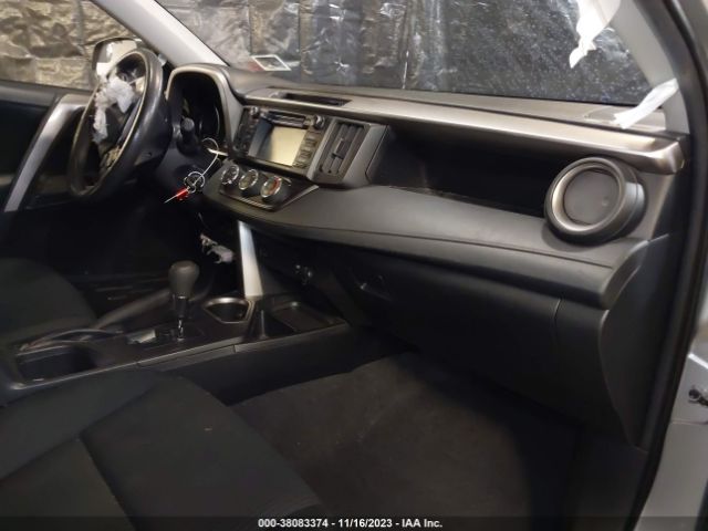 Photo 4 VIN: JTMBFREV8JJ205433 - TOYOTA RAV4 