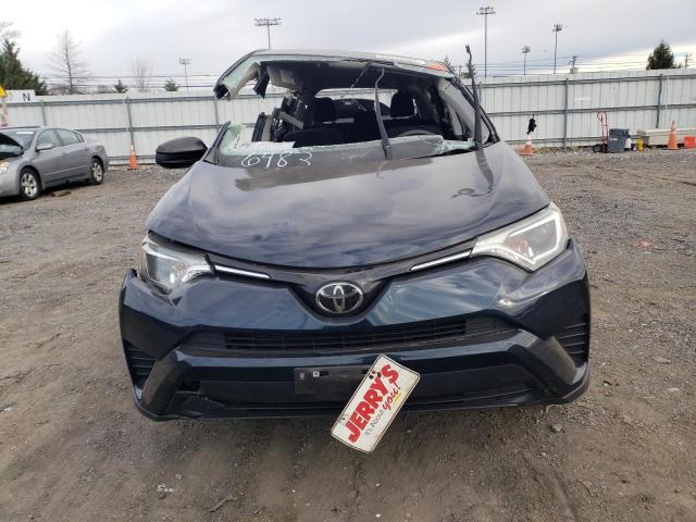 Photo 4 VIN: JTMBFREV8JJ246483 - TOYOTA RAV4 LE 