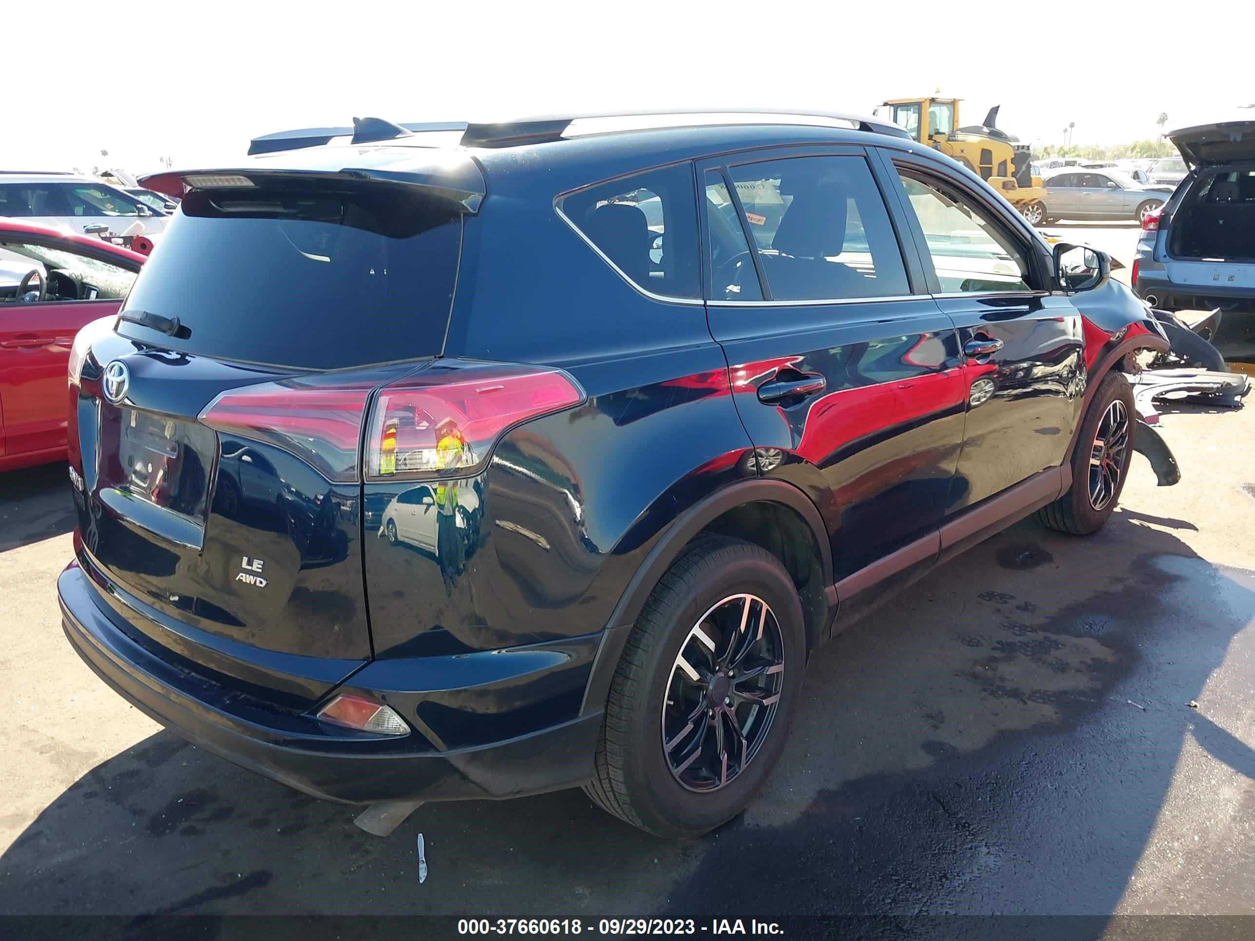 Photo 3 VIN: JTMBFREV8JJ718472 - TOYOTA RAV 4 