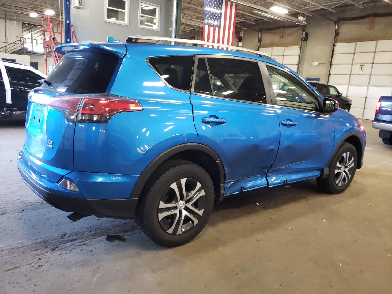 Photo 2 VIN: JTMBFREV8JJ737183 - TOYOTA RAV 4 