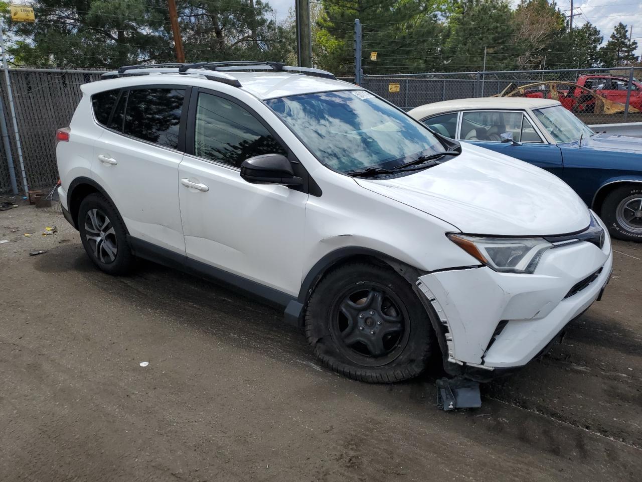 Photo 3 VIN: JTMBFREV9HJ174316 - TOYOTA RAV 4 