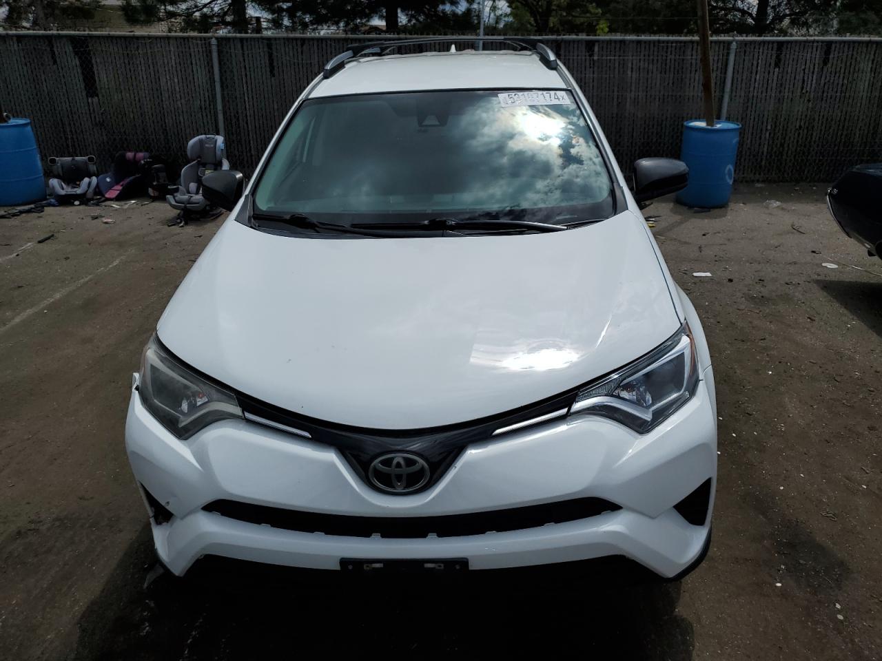 Photo 4 VIN: JTMBFREV9HJ174316 - TOYOTA RAV 4 