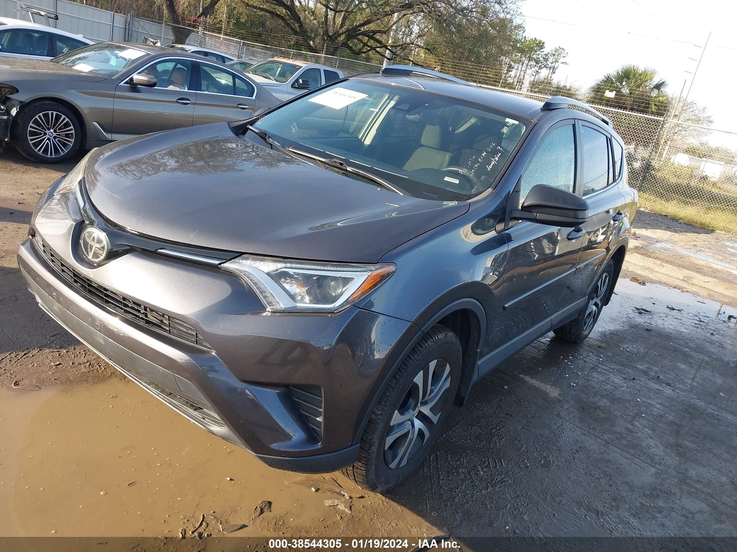 Photo 1 VIN: JTMBFREV9JJ237095 - TOYOTA RAV 4 