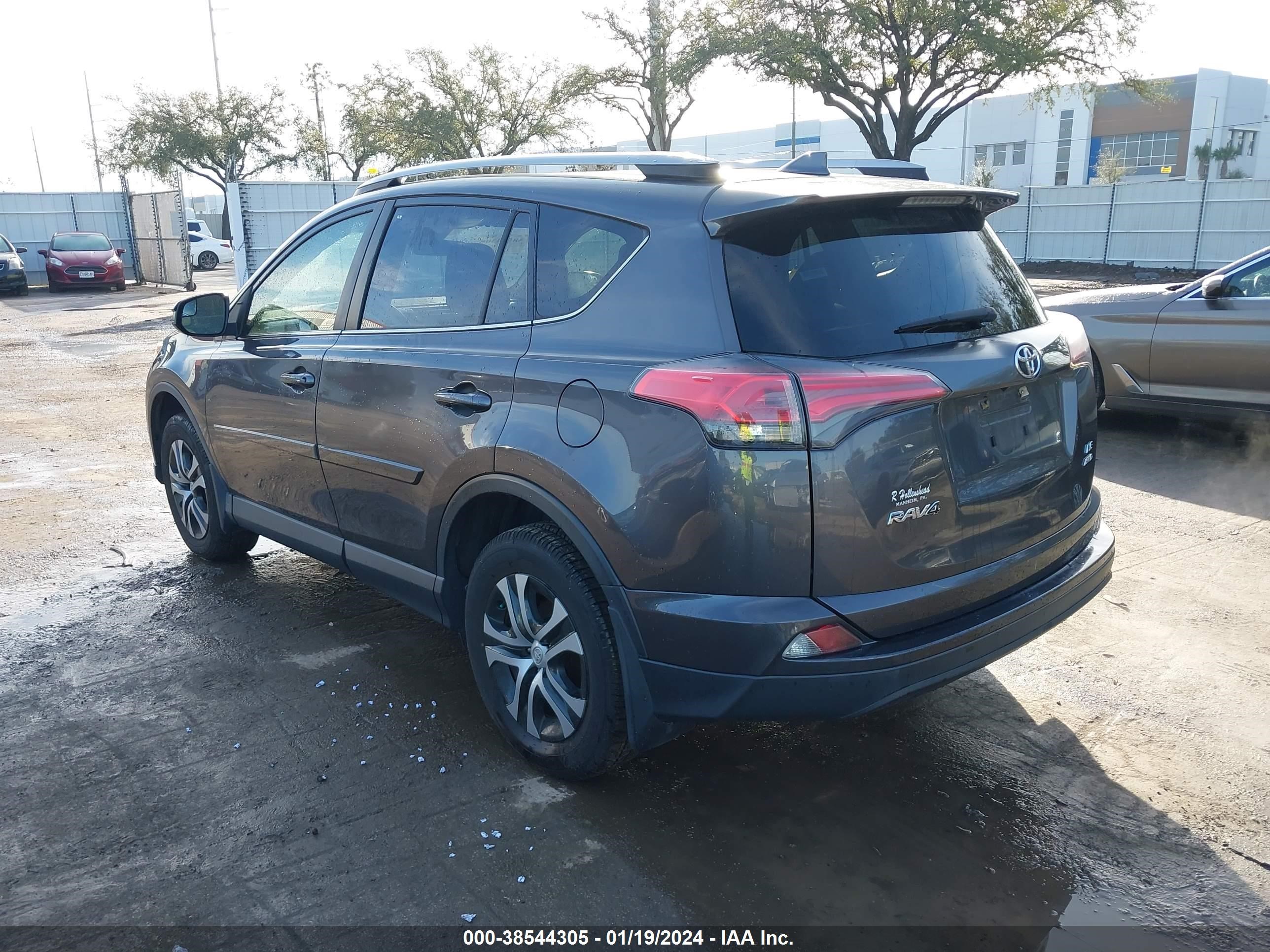 Photo 2 VIN: JTMBFREV9JJ237095 - TOYOTA RAV 4 