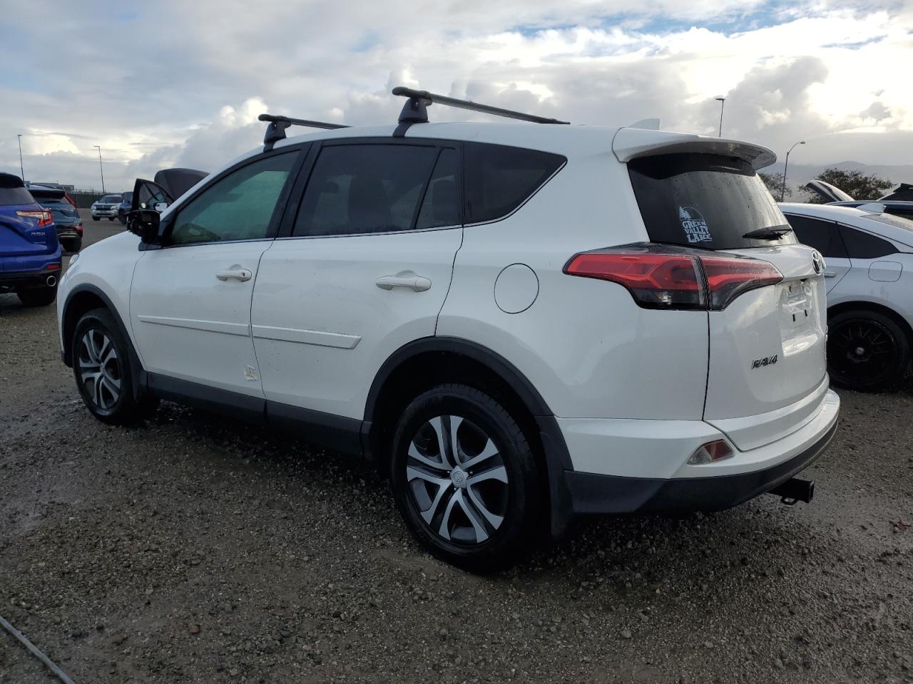 Photo 1 VIN: JTMBFREVXJJ177747 - TOYOTA RAV 4 