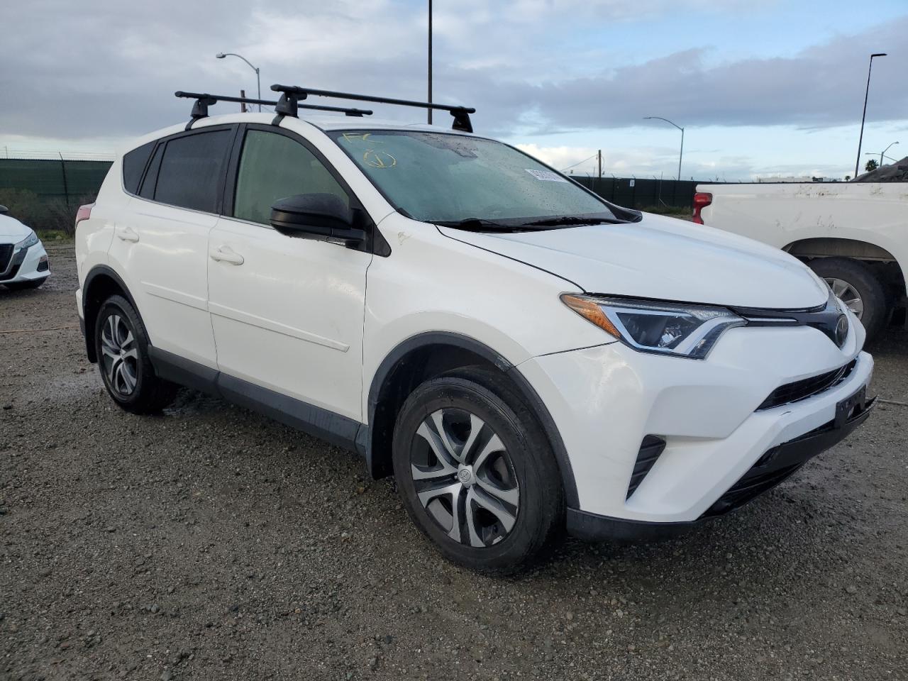 Photo 3 VIN: JTMBFREVXJJ177747 - TOYOTA RAV 4 