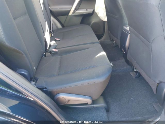 Photo 7 VIN: JTMBFREVXJJ257484 - TOYOTA RAV4 