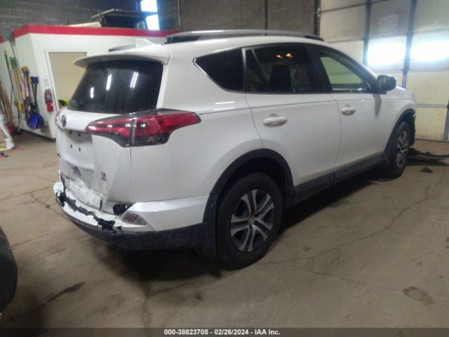 Photo 3 VIN: JTMBFREVXJJ738089 - TOYOTA RAV4 