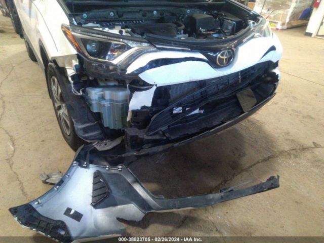 Photo 5 VIN: JTMBFREVXJJ738089 - TOYOTA RAV4 