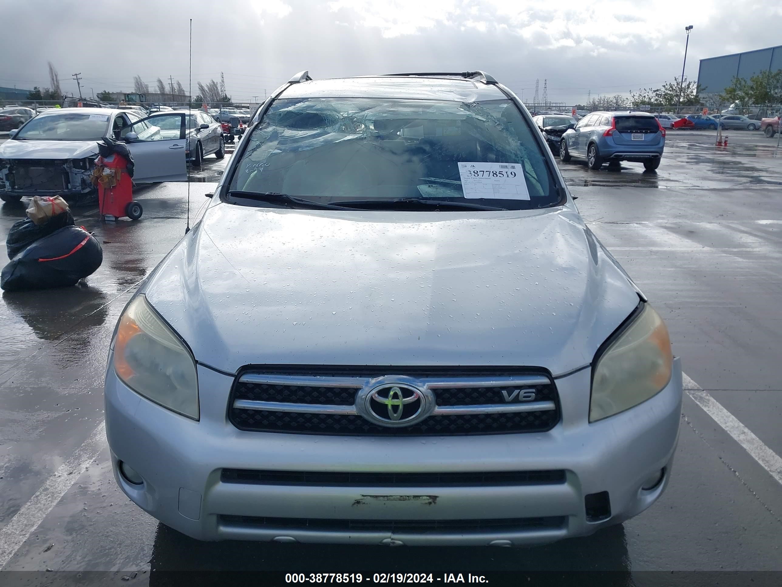 Photo 12 VIN: JTMBK31V275028782 - TOYOTA RAV 4 