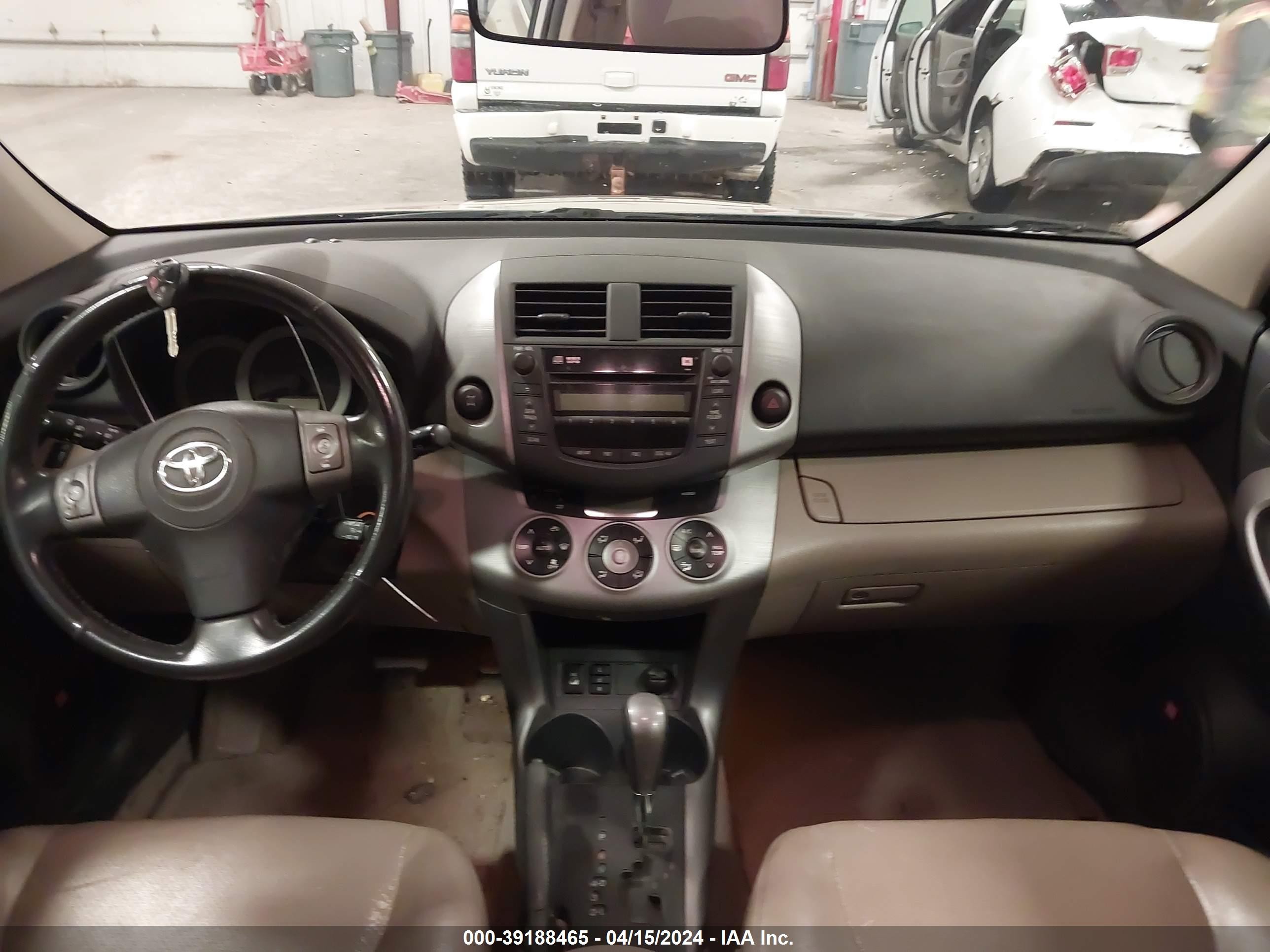 Photo 17 VIN: JTMBK31V286046078 - TOYOTA RAV 4 