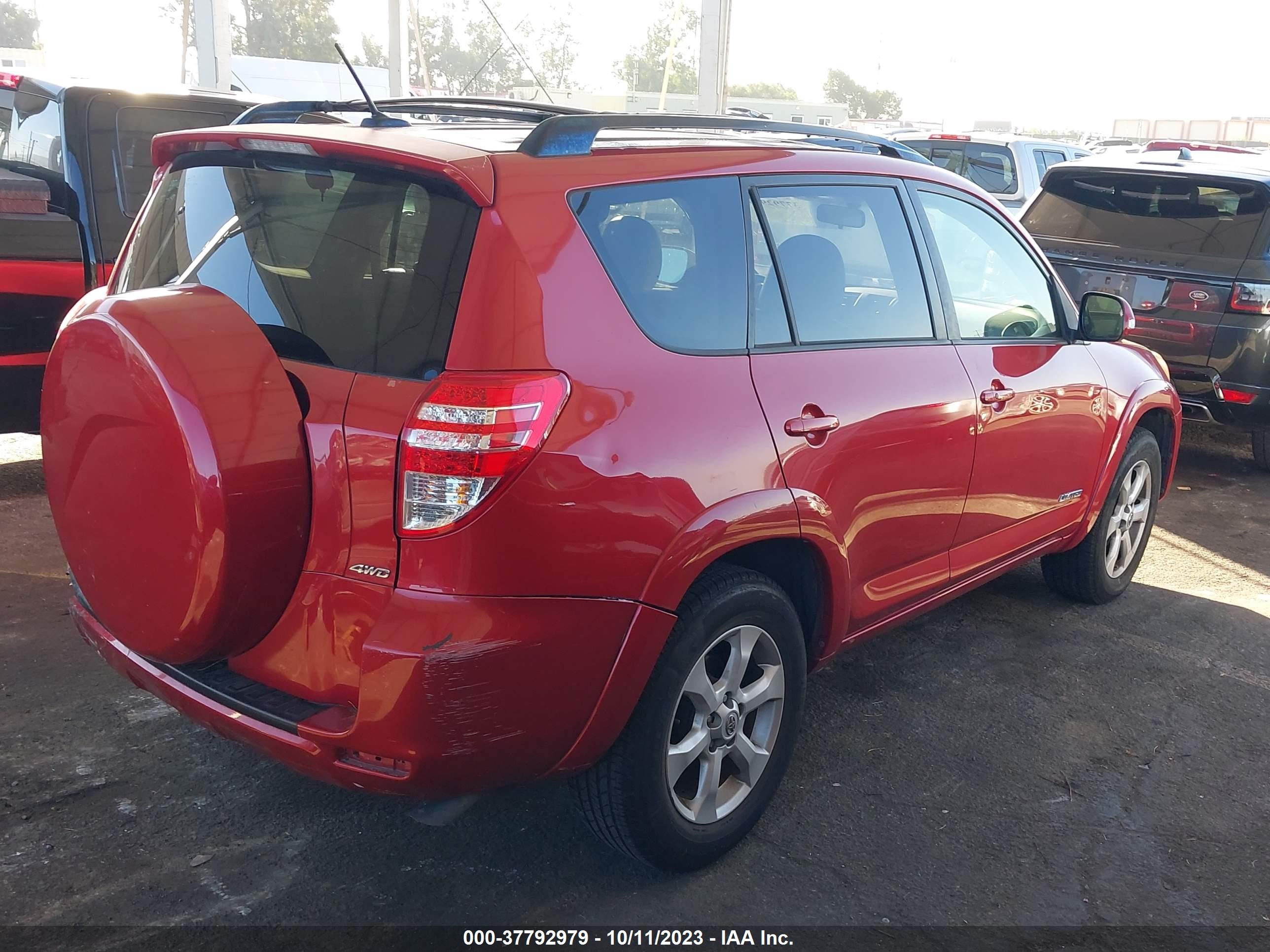 Photo 3 VIN: JTMBK31V29D004748 - TOYOTA RAV 4 