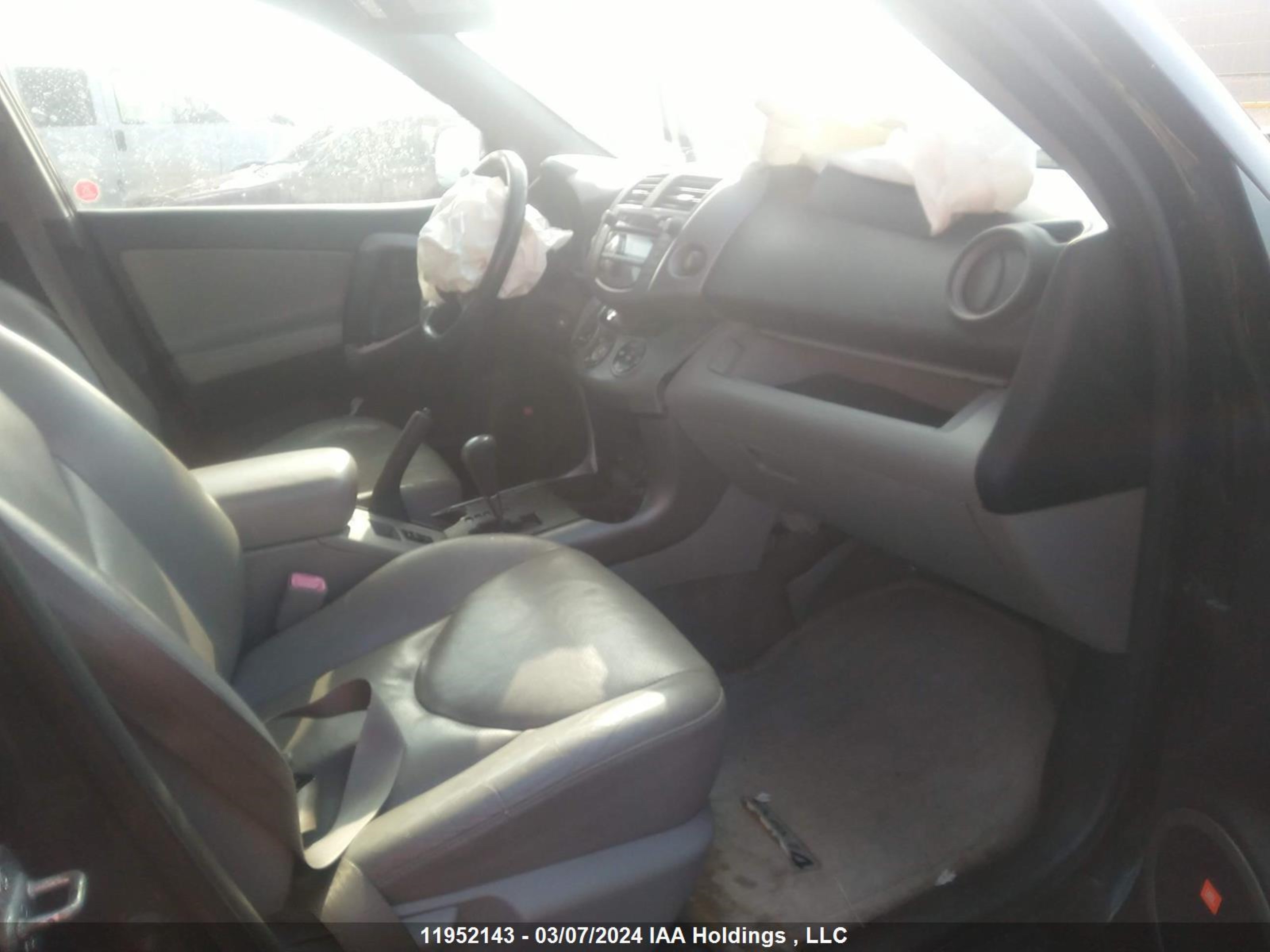 Photo 4 VIN: JTMBK31V475032316 - TOYOTA RAV 4 