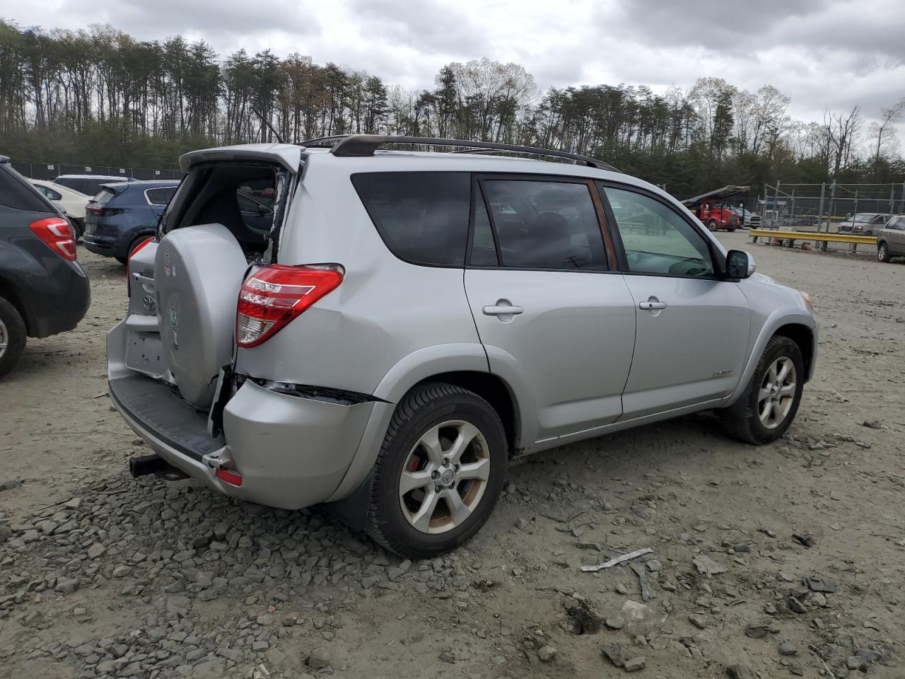 Photo 2 VIN: JTMBK31V49D002600 - TOYOTA RAV 4 