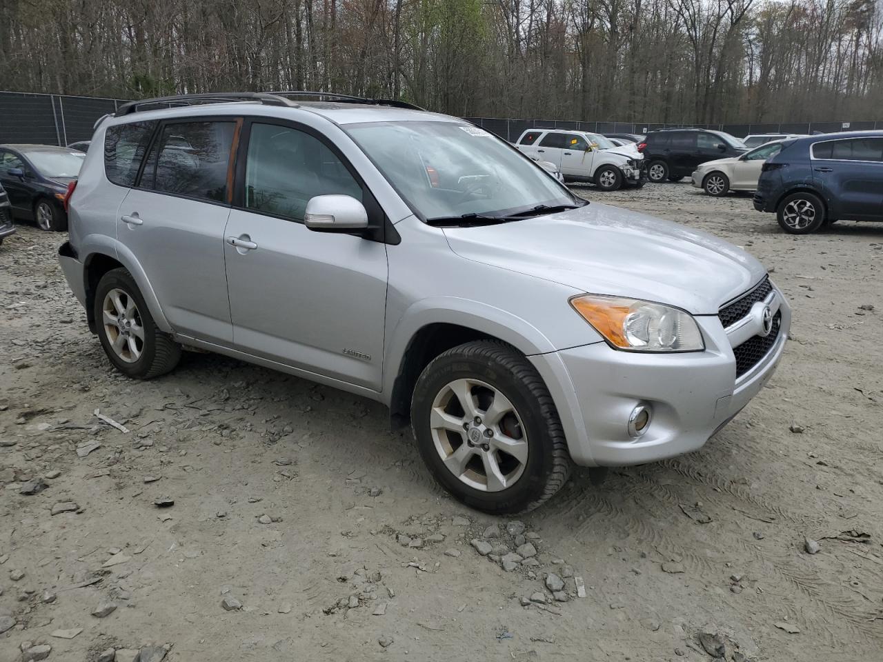 Photo 3 VIN: JTMBK31V49D002600 - TOYOTA RAV 4 