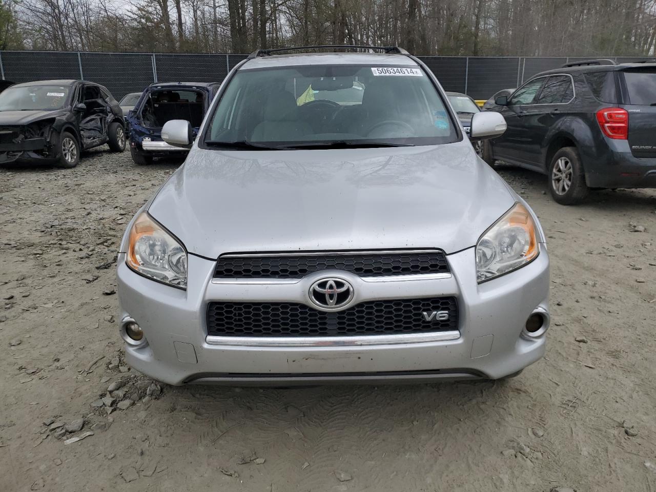 Photo 4 VIN: JTMBK31V49D002600 - TOYOTA RAV 4 