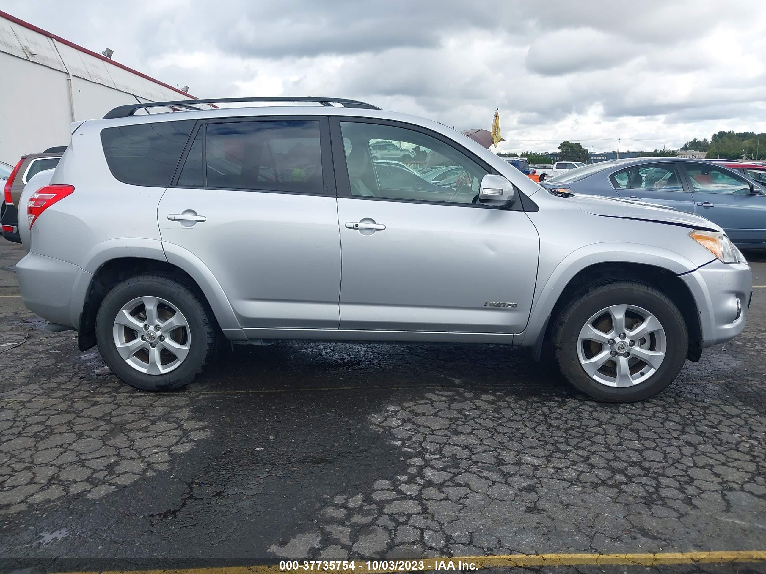 Photo 12 VIN: JTMBK31V99D006772 - TOYOTA RAV 4 