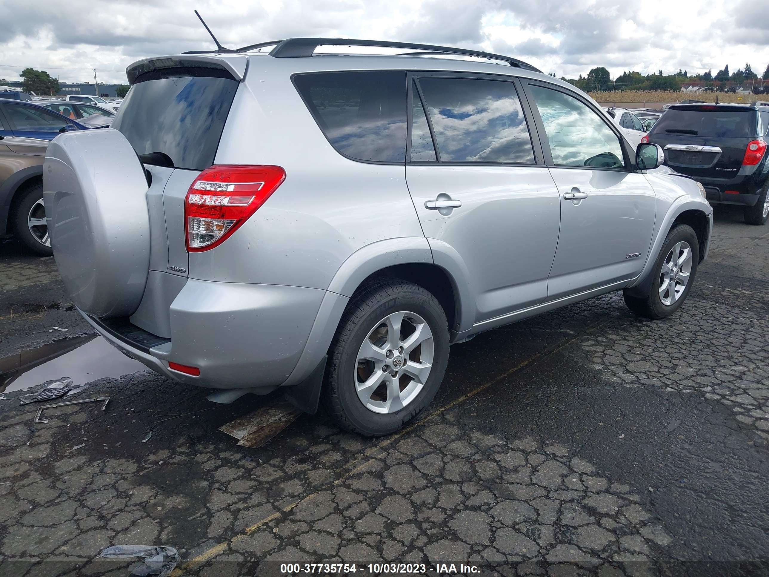 Photo 3 VIN: JTMBK31V99D006772 - TOYOTA RAV 4 