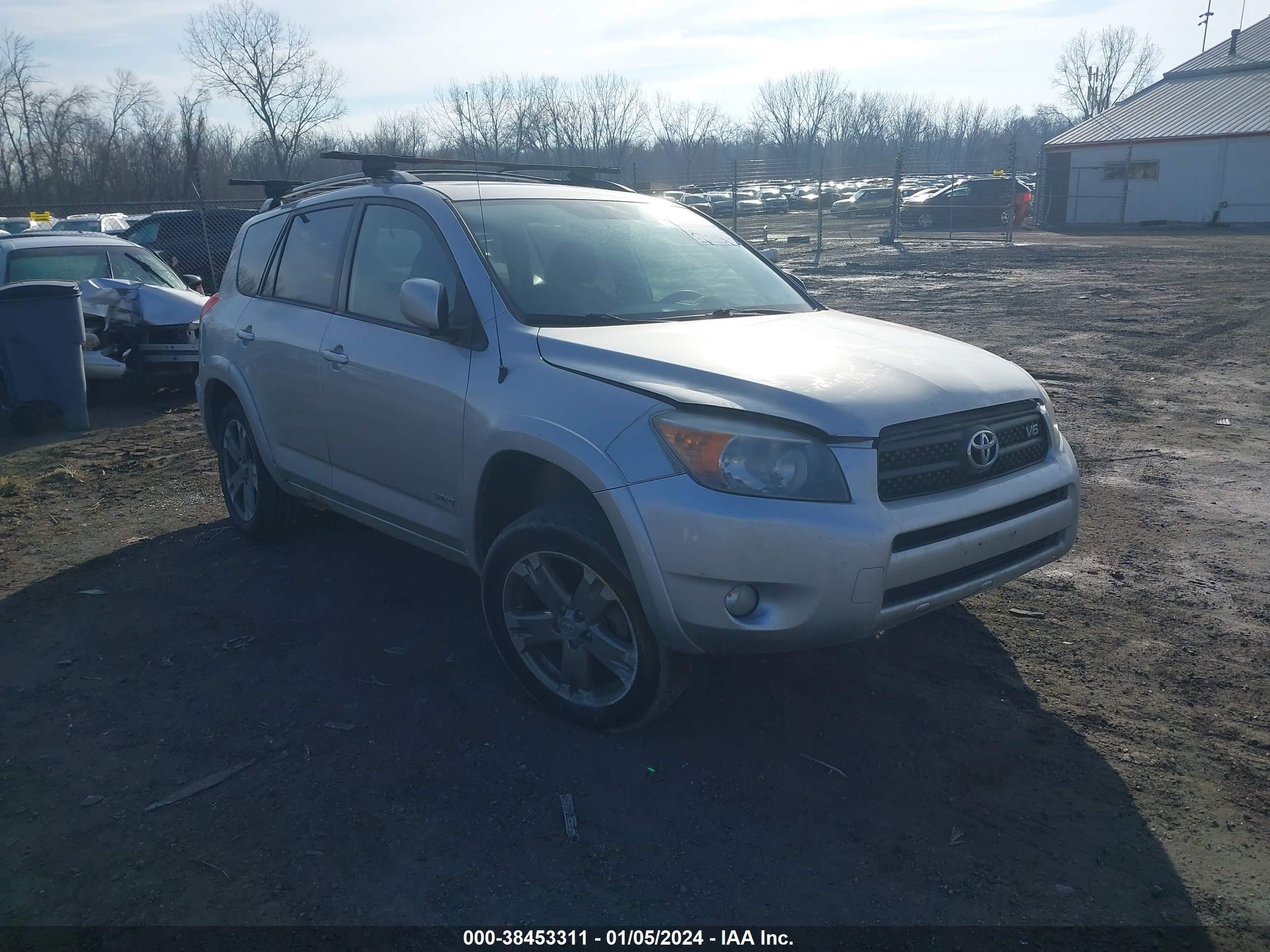 Photo 0 VIN: JTMBK32V585060643 - TOYOTA RAV 4 