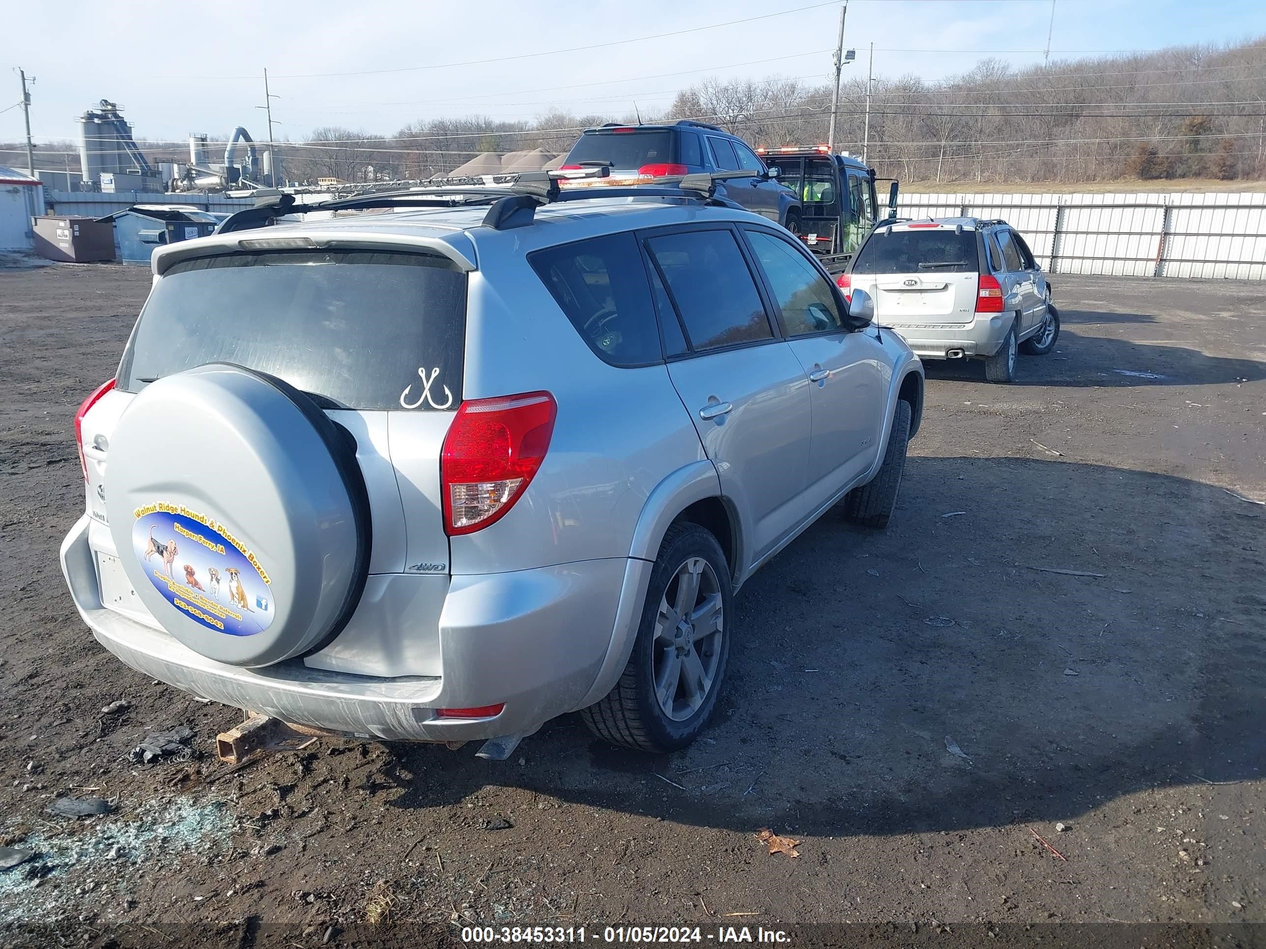 Photo 3 VIN: JTMBK32V585060643 - TOYOTA RAV 4 