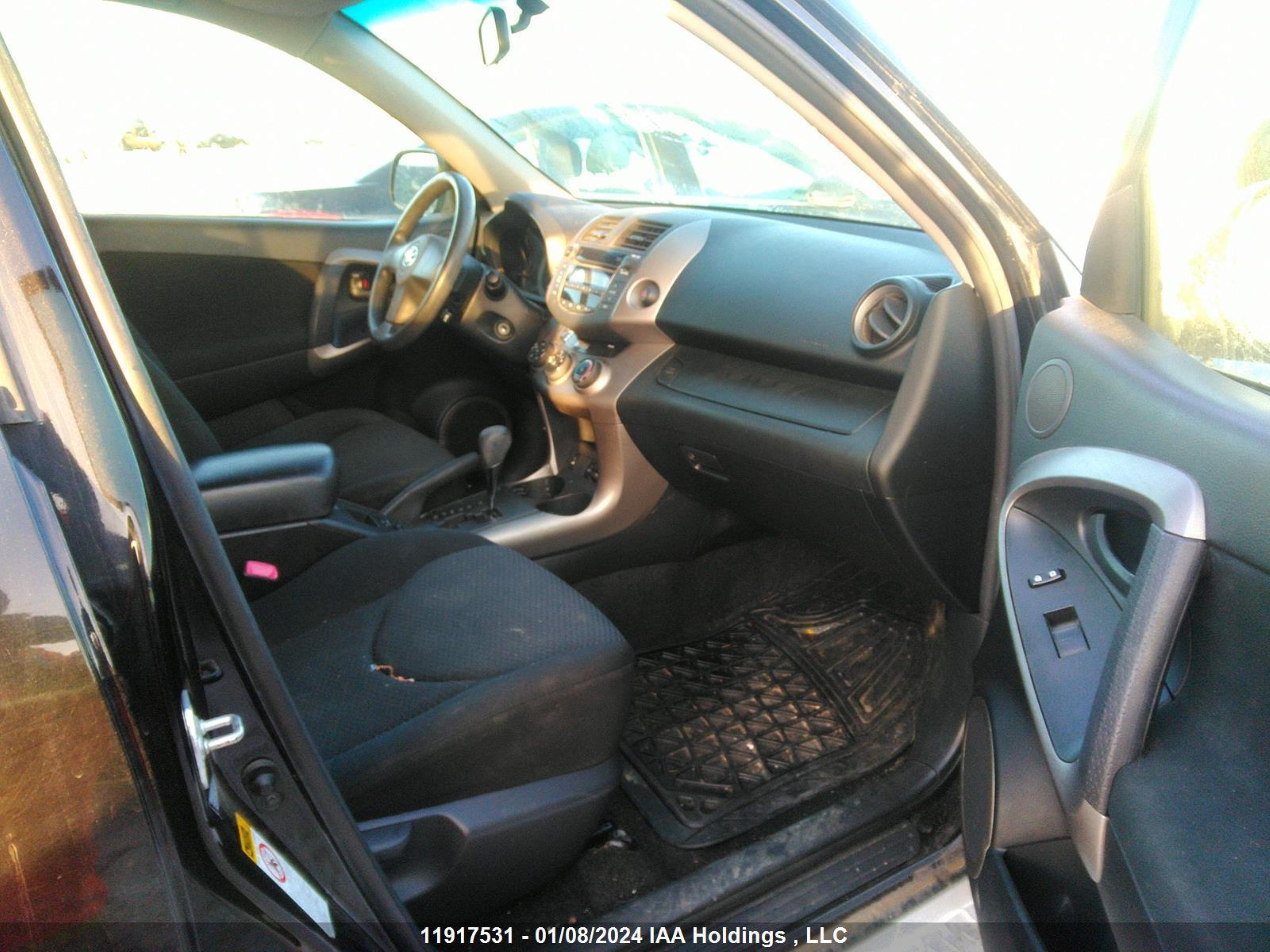 Photo 4 VIN: JTMBK32V686046731 - TOYOTA RAV 4 