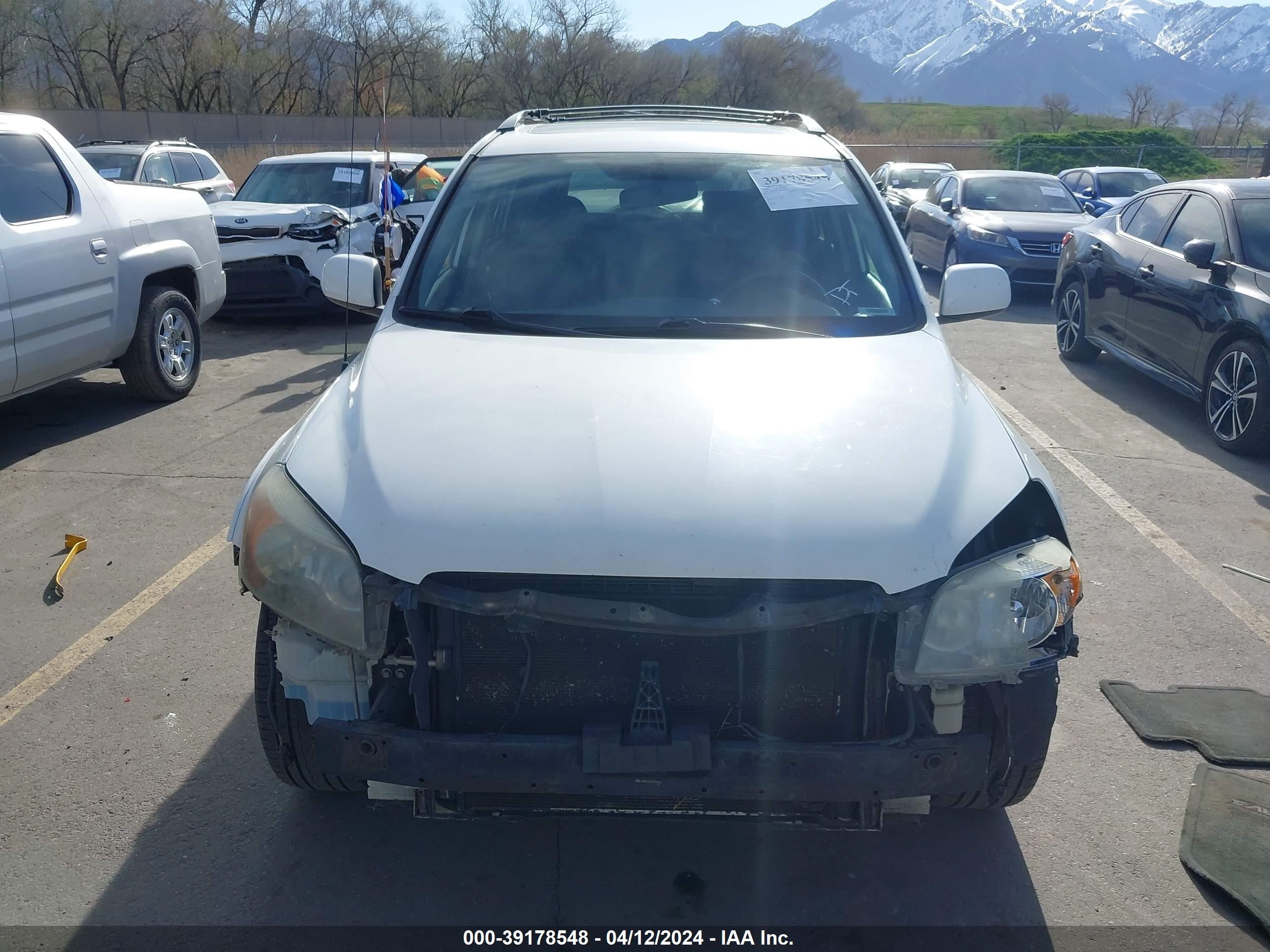 Photo 11 VIN: JTMBK32V965000040 - TOYOTA RAV 4 