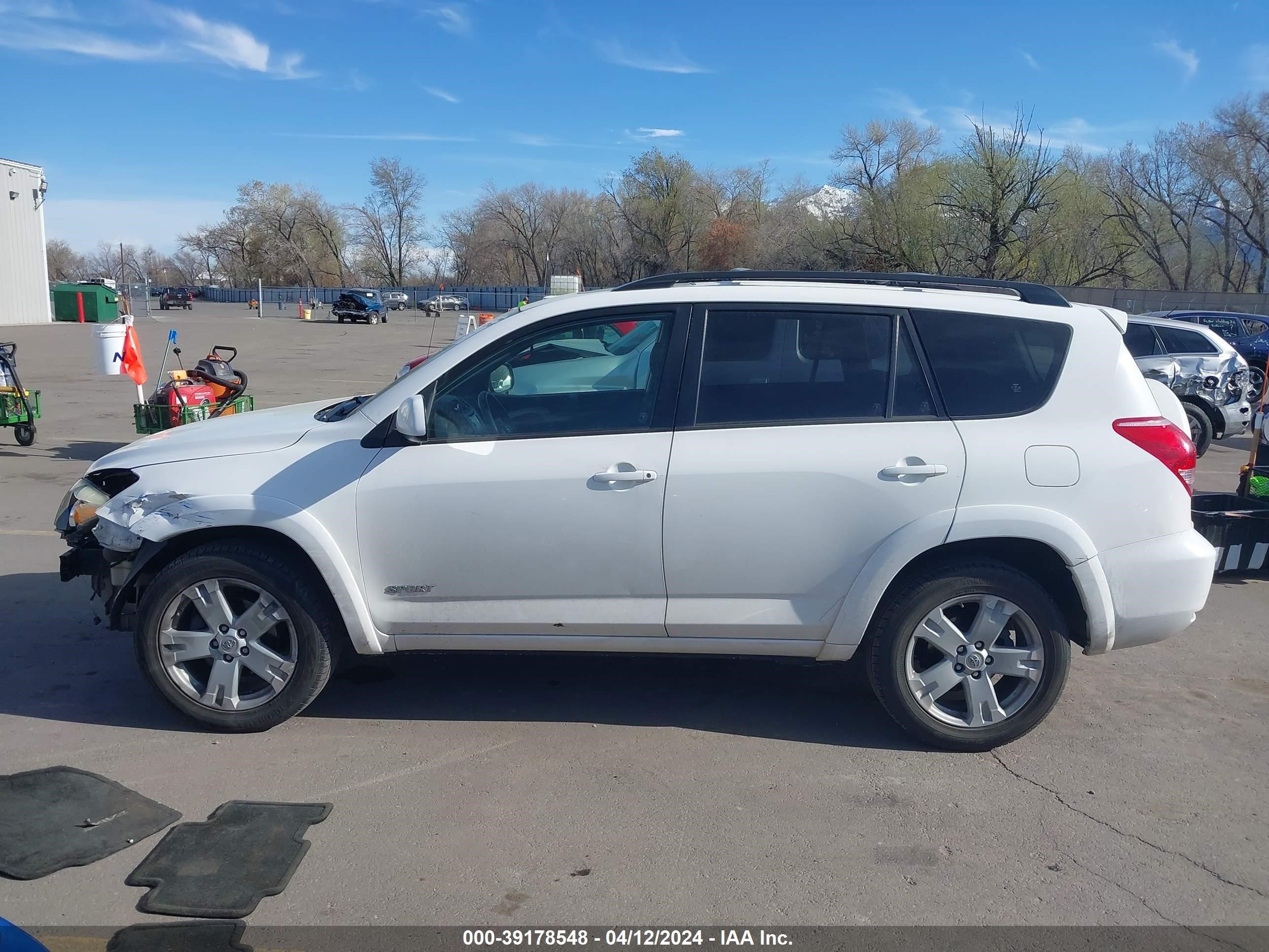 Photo 13 VIN: JTMBK32V965000040 - TOYOTA RAV 4 